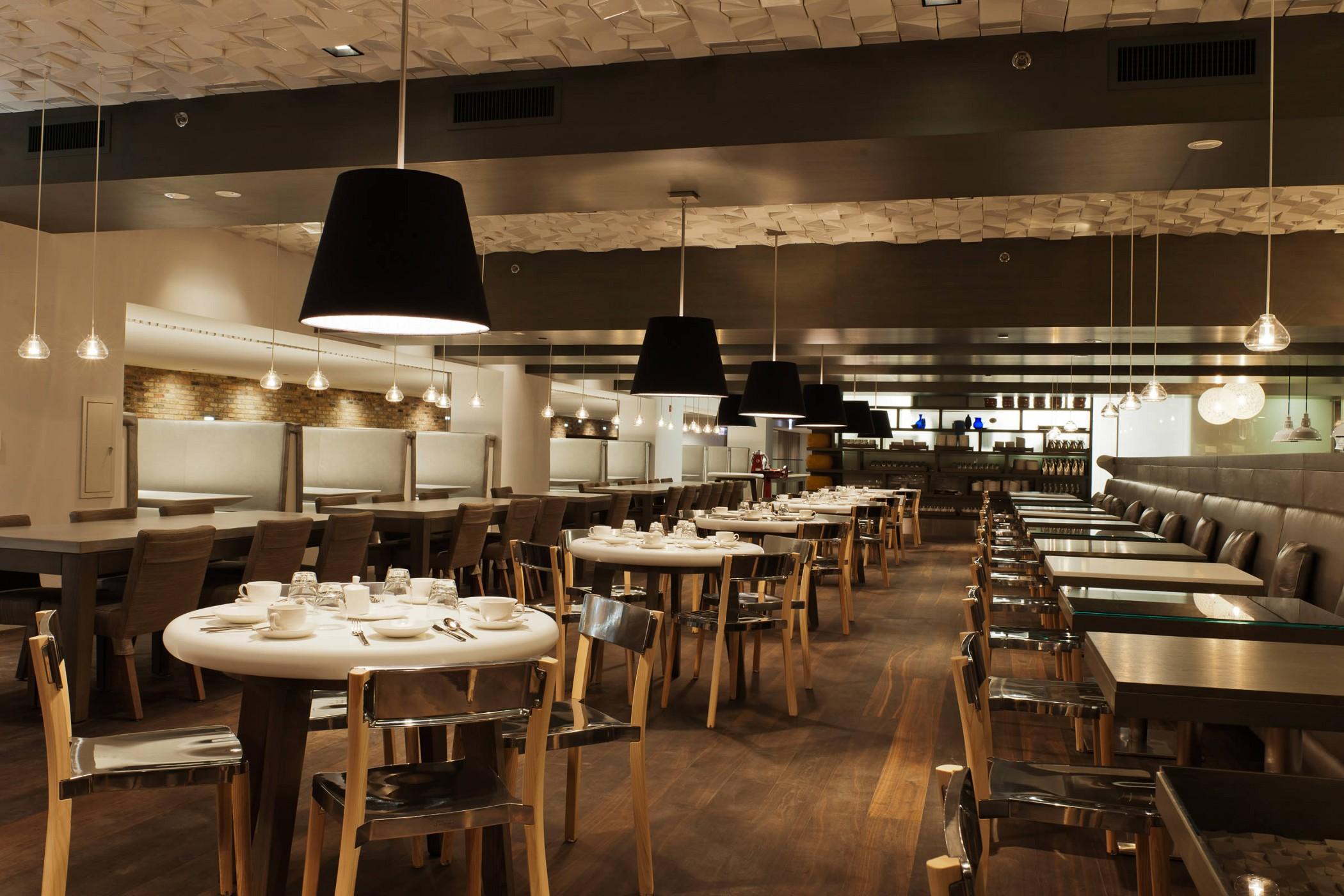 Radisson Blu Aqua Hotel, 4*