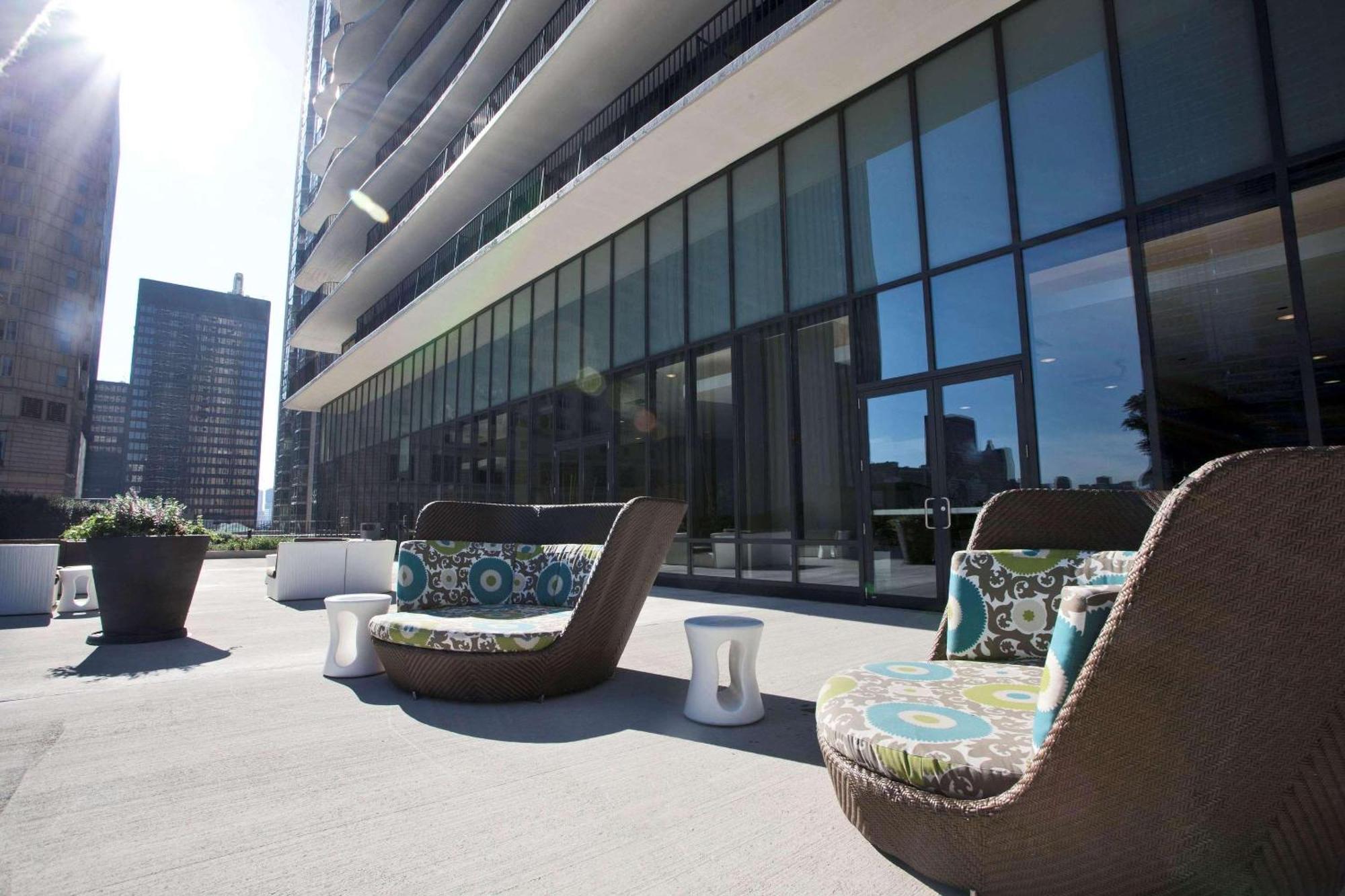 Radisson Blu Aqua Hotel, Chicago