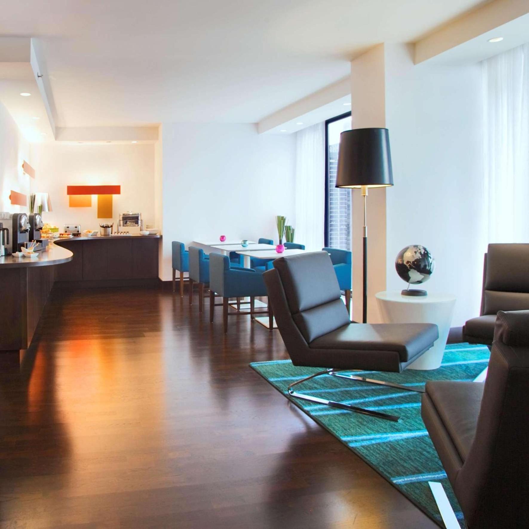 Radisson Blu Aqua Hotel,