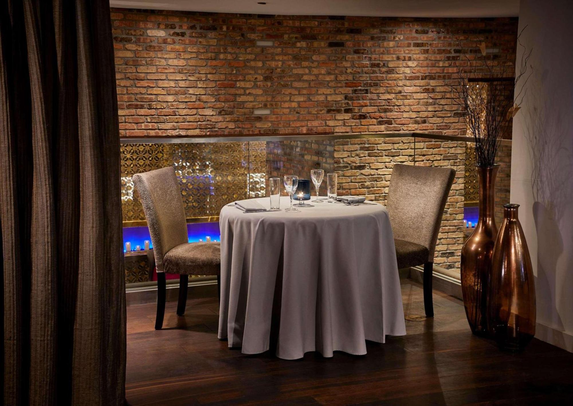 Radisson Blu Aqua Hotel, 4*