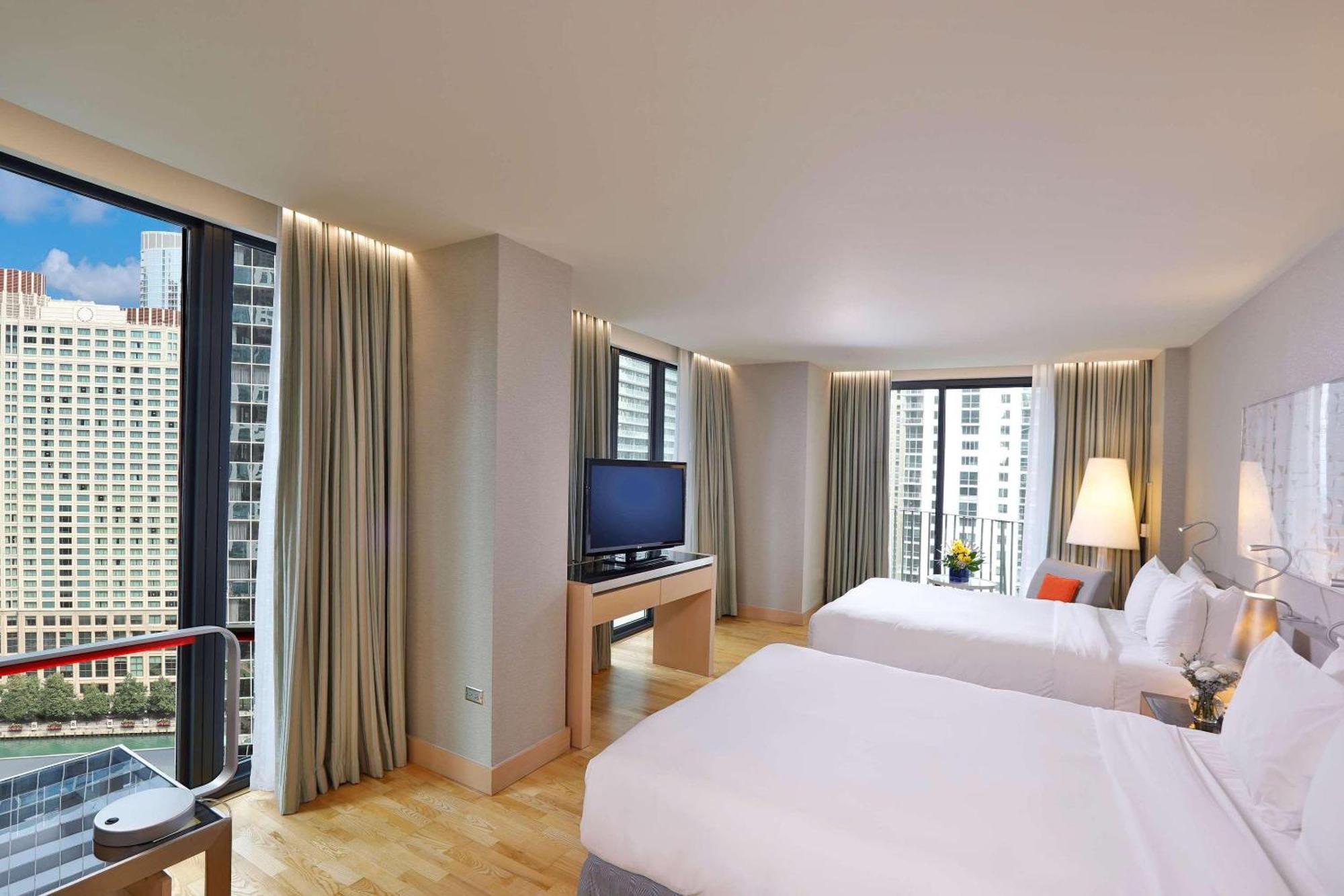 Radisson Blu Aqua Hotel, 4*